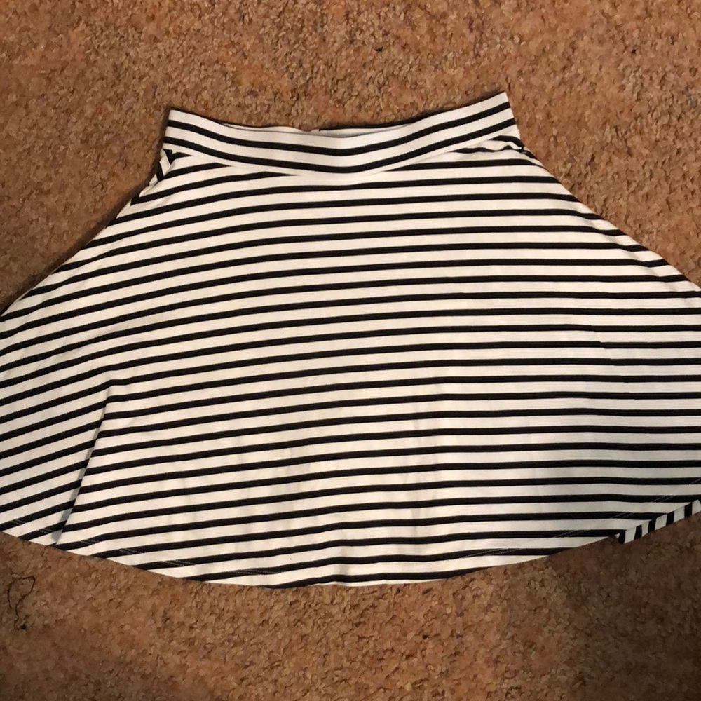 Skirt - Picture 3 of 3